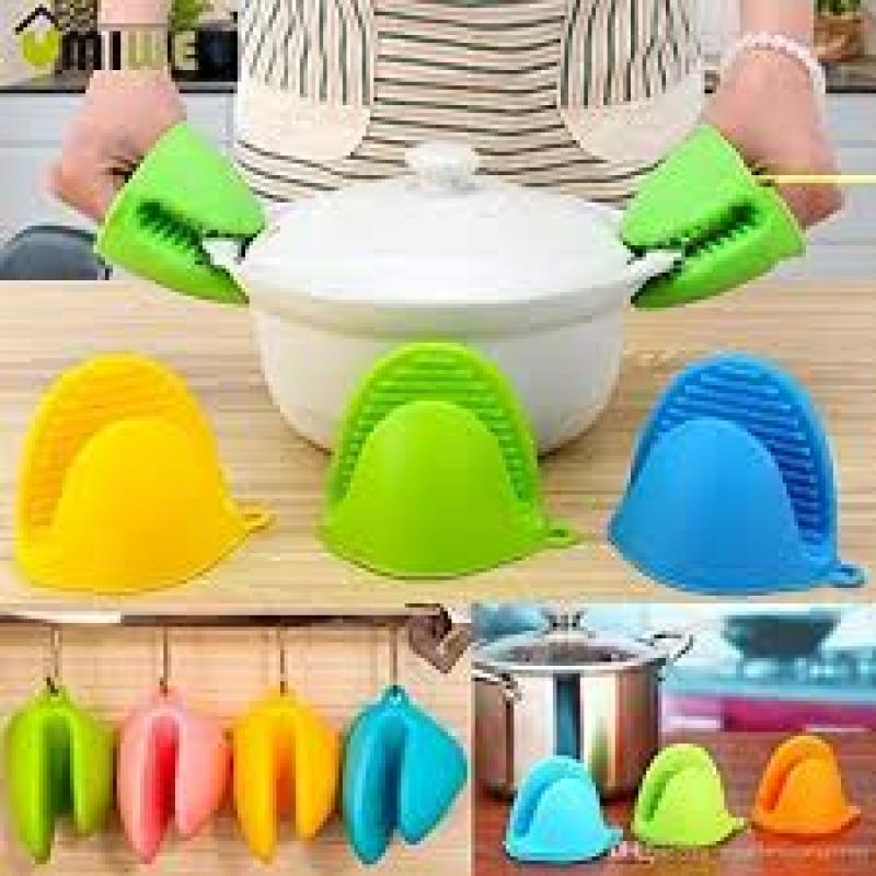 HeatShield Silicone Pot Holders – 2 Piece Set